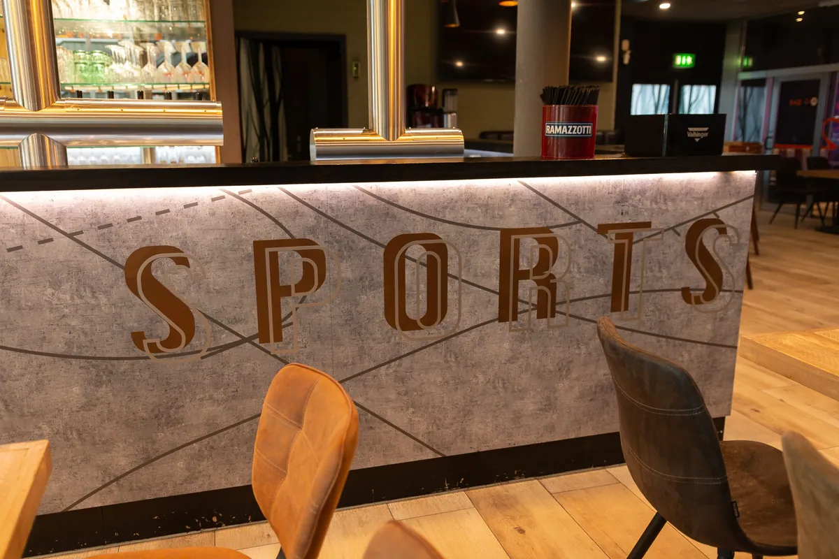 Tresen der Sports Bar im XXL Sportcenter Duisburg